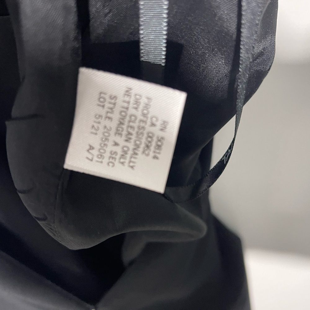 Tahari Vintage Black Low V-Neck Gown Size 6 - Picture 11 of 15